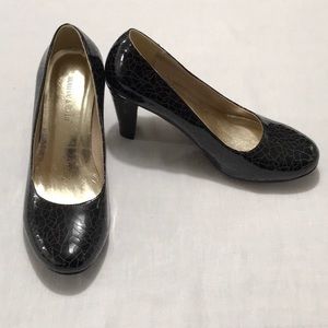 MONROE & MAIN CRACKLE BLACK PUMPS, Size 9W